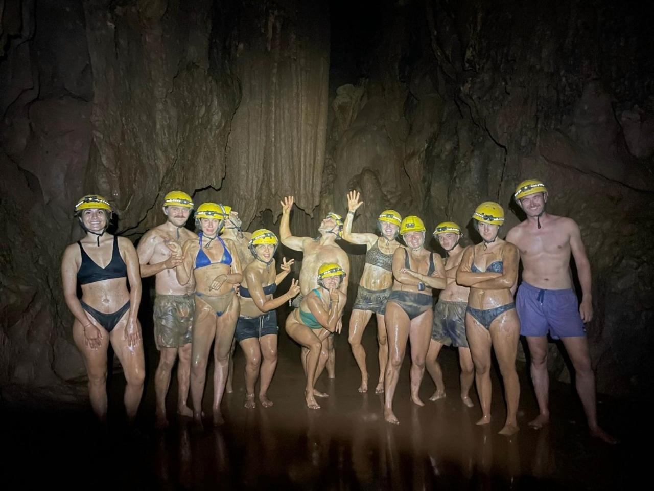 Yolo Pool Bar Villas & Garden Restaurant Phong Nha Buitenkant foto
