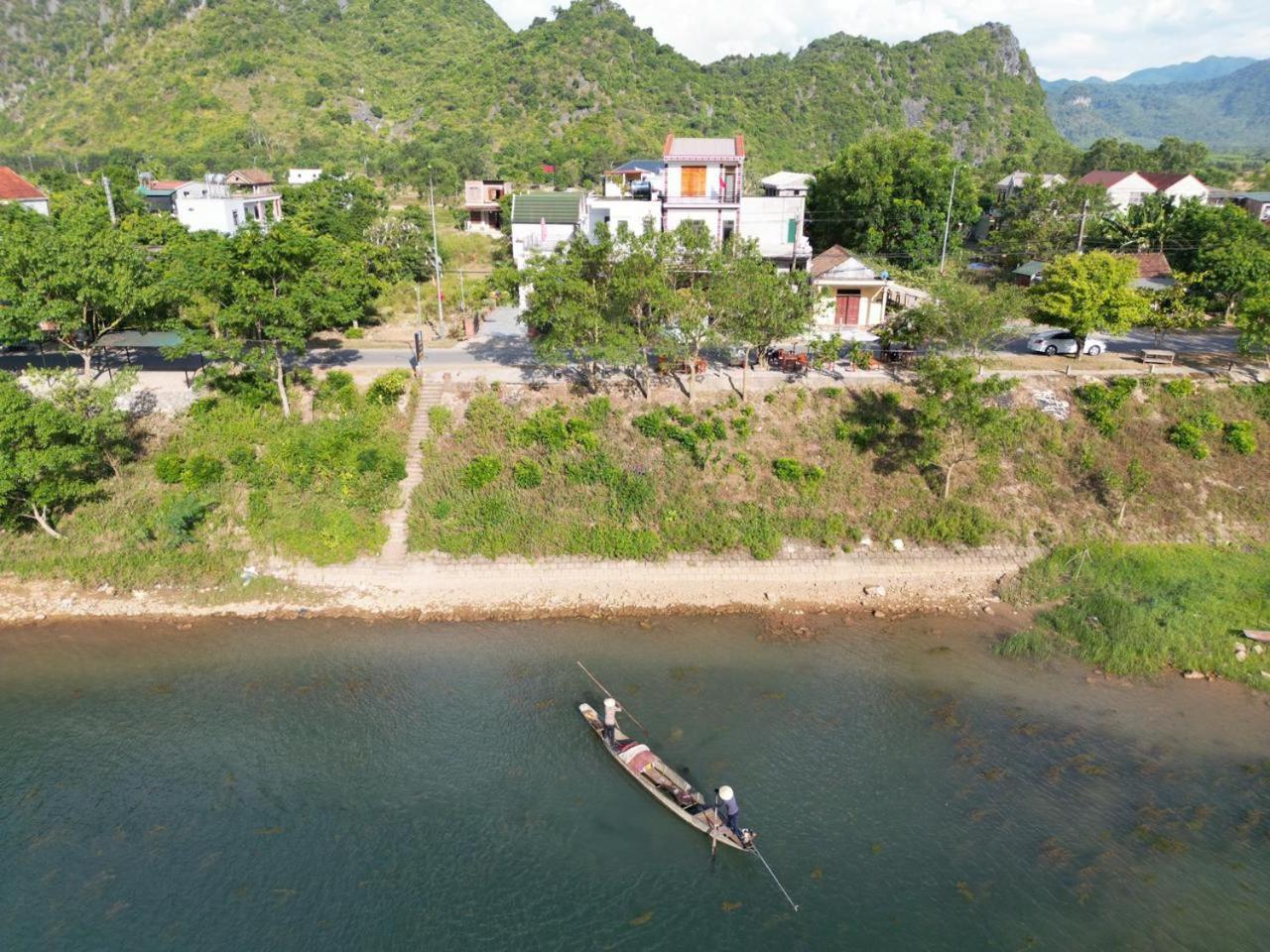 Yolo Pool Bar Villas & Garden Restaurant Phong Nha Buitenkant foto