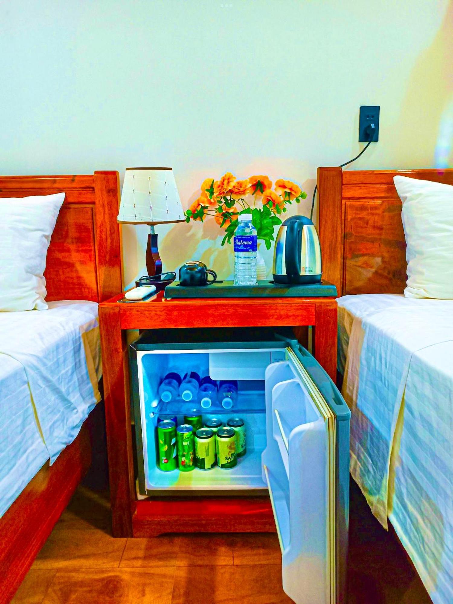Yolo Pool Bar Villas & Garden Restaurant Phong Nha Buitenkant foto