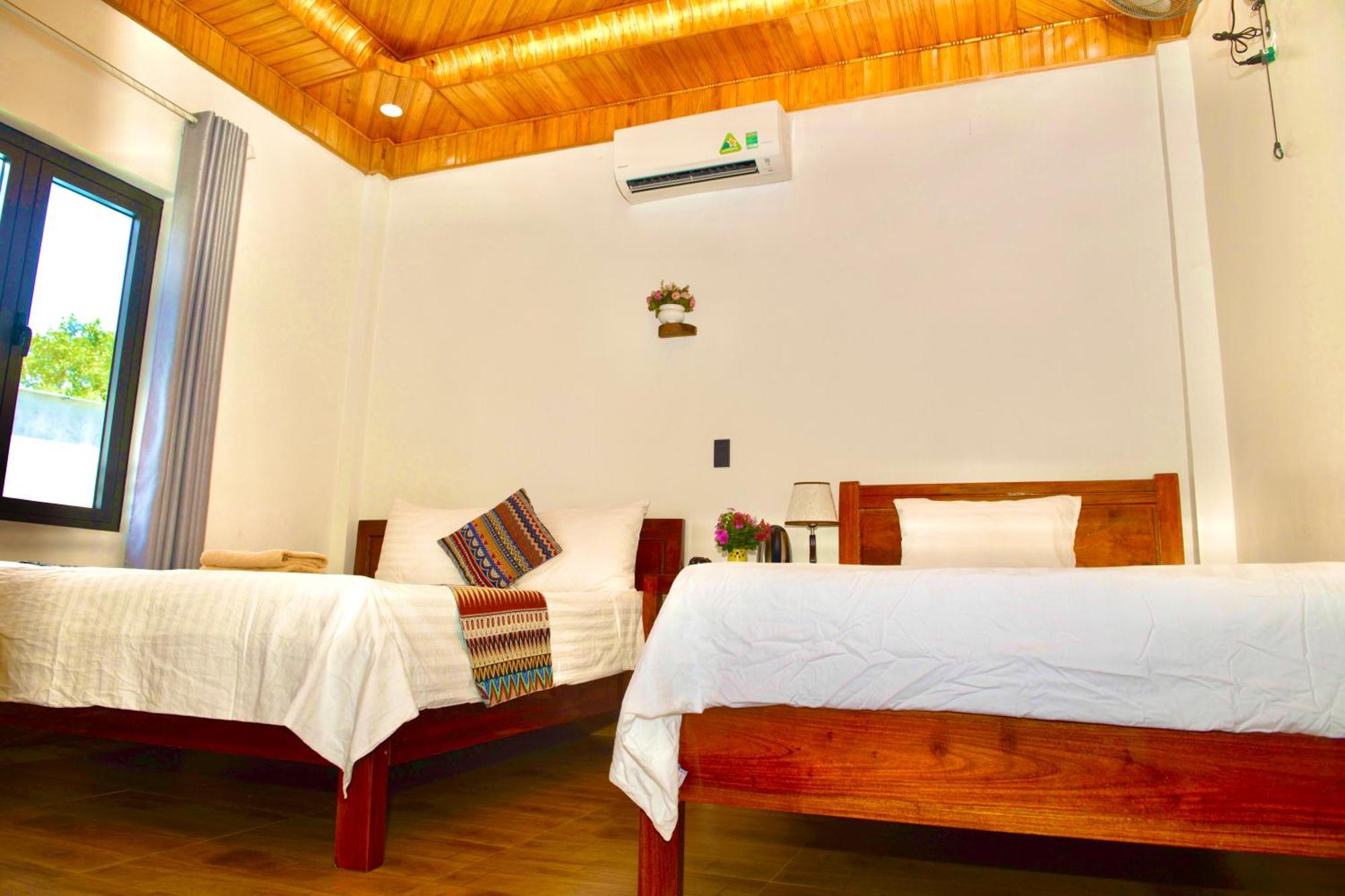 Yolo Pool Bar Villas & Garden Restaurant Phong Nha Buitenkant foto