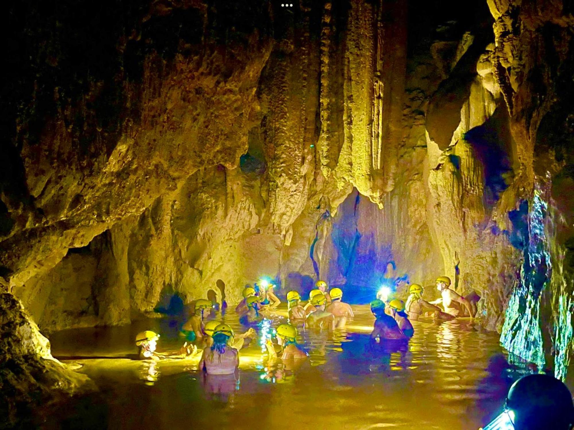 Yolo Pool Bar Villas & Garden Restaurant Phong Nha Buitenkant foto