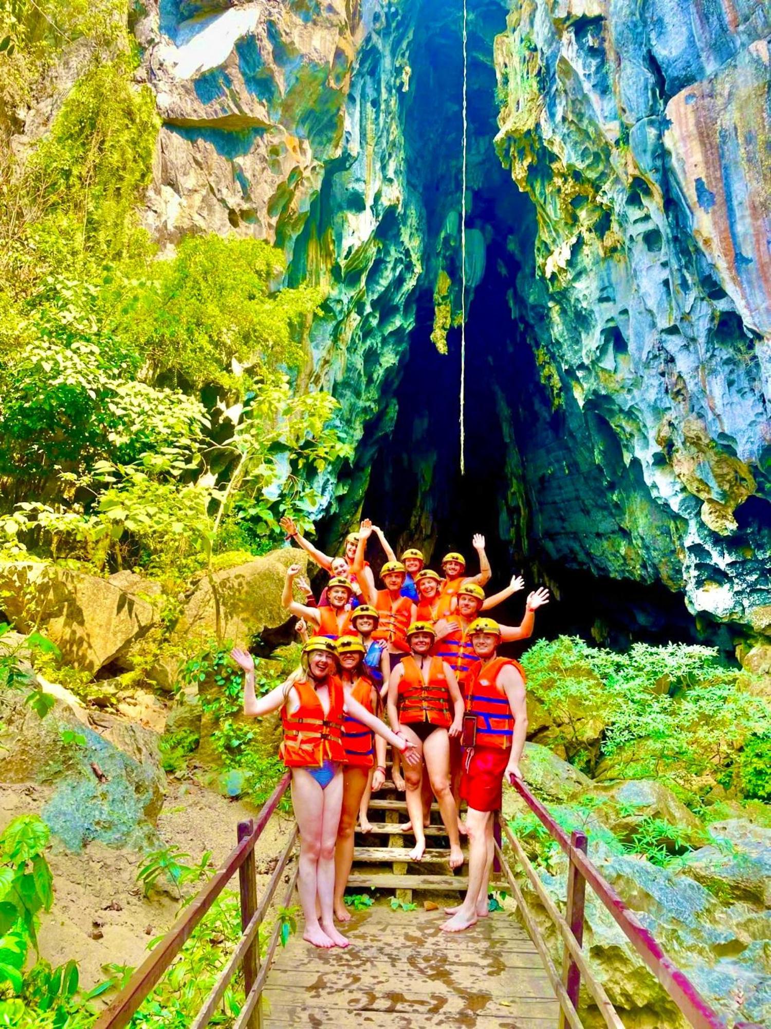 Yolo Pool Bar Villas & Garden Restaurant Phong Nha Buitenkant foto