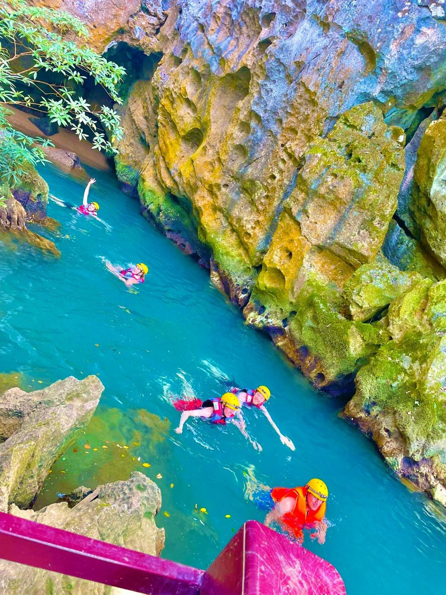 Yolo Pool Bar Villas & Garden Restaurant Phong Nha Buitenkant foto