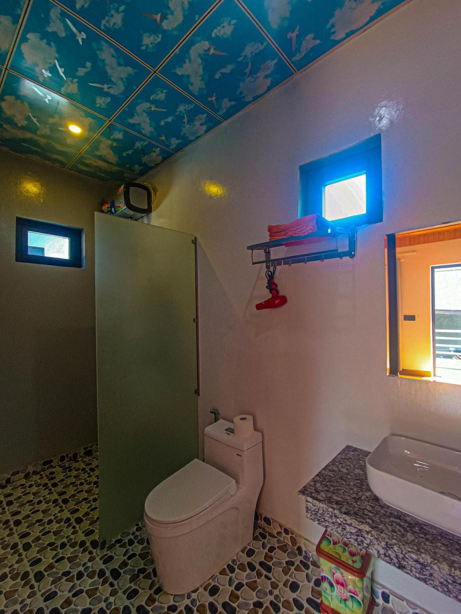 Yolo Pool Bar Villas & Garden Restaurant Phong Nha Buitenkant foto